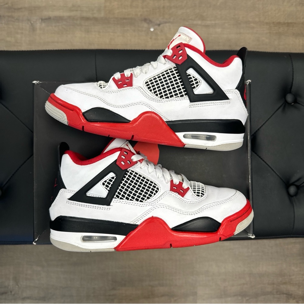 Jordan 4 - Picture 2 of 6